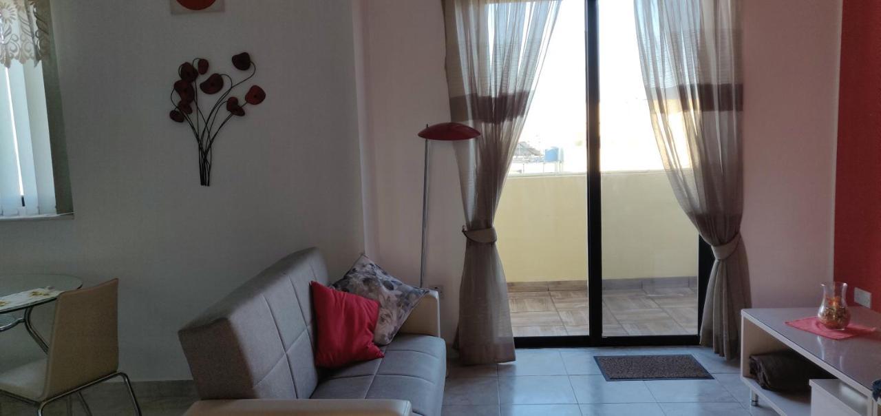 Apartamento Panoramic Penthouse In Marsascala Which Enjoys Sea And Country Views Marsaskala Exterior foto