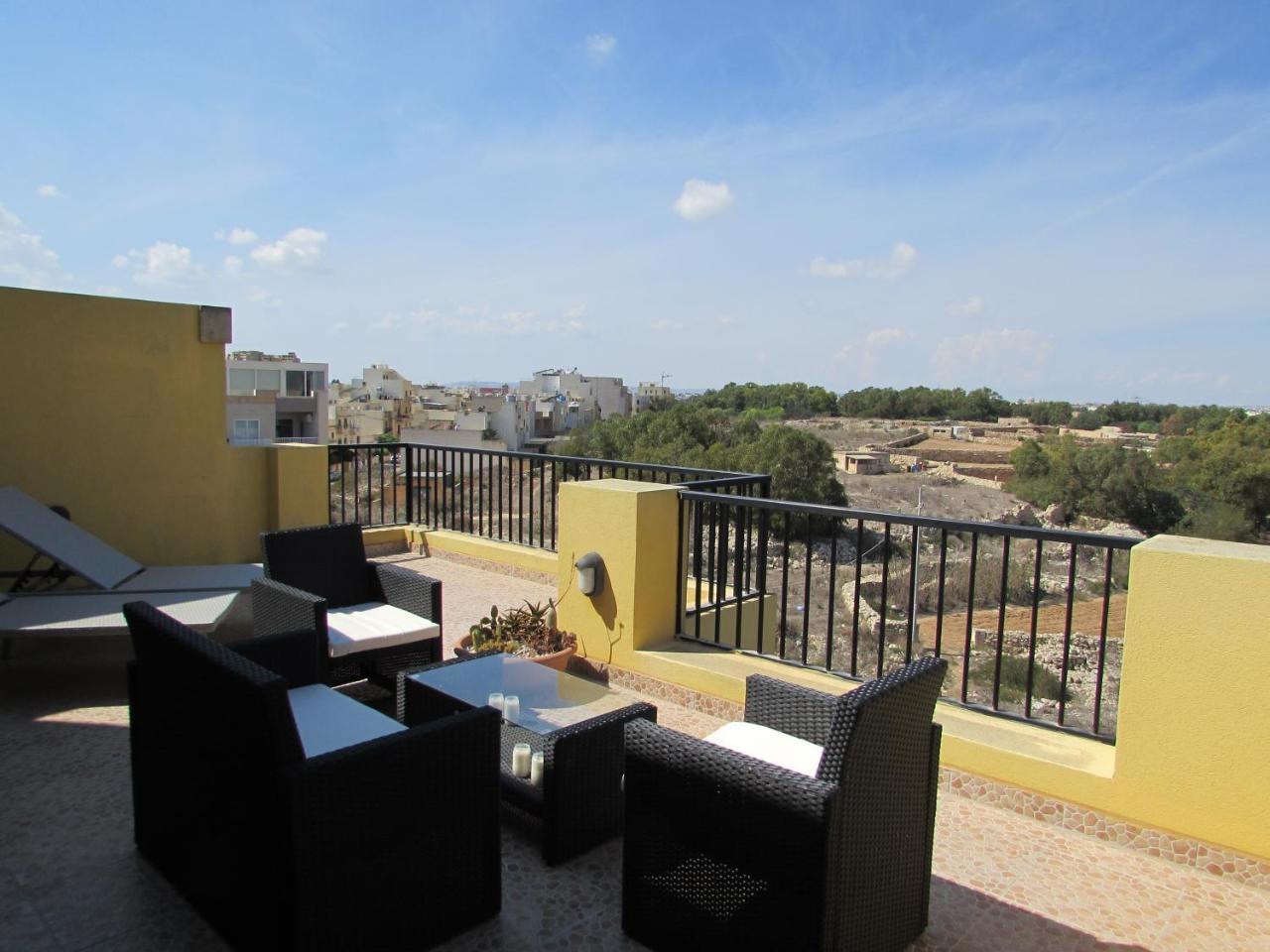 Apartamento Panoramic Penthouse In Marsascala Which Enjoys Sea And Country Views Marsaskala Exterior foto