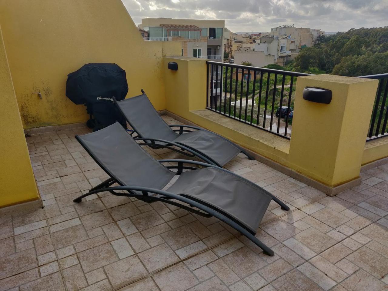 Apartamento Panoramic Penthouse In Marsascala Which Enjoys Sea And Country Views Marsaskala Exterior foto