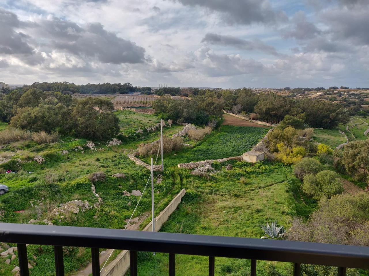 Apartamento Panoramic Penthouse In Marsascala Which Enjoys Sea And Country Views Marsaskala Exterior foto