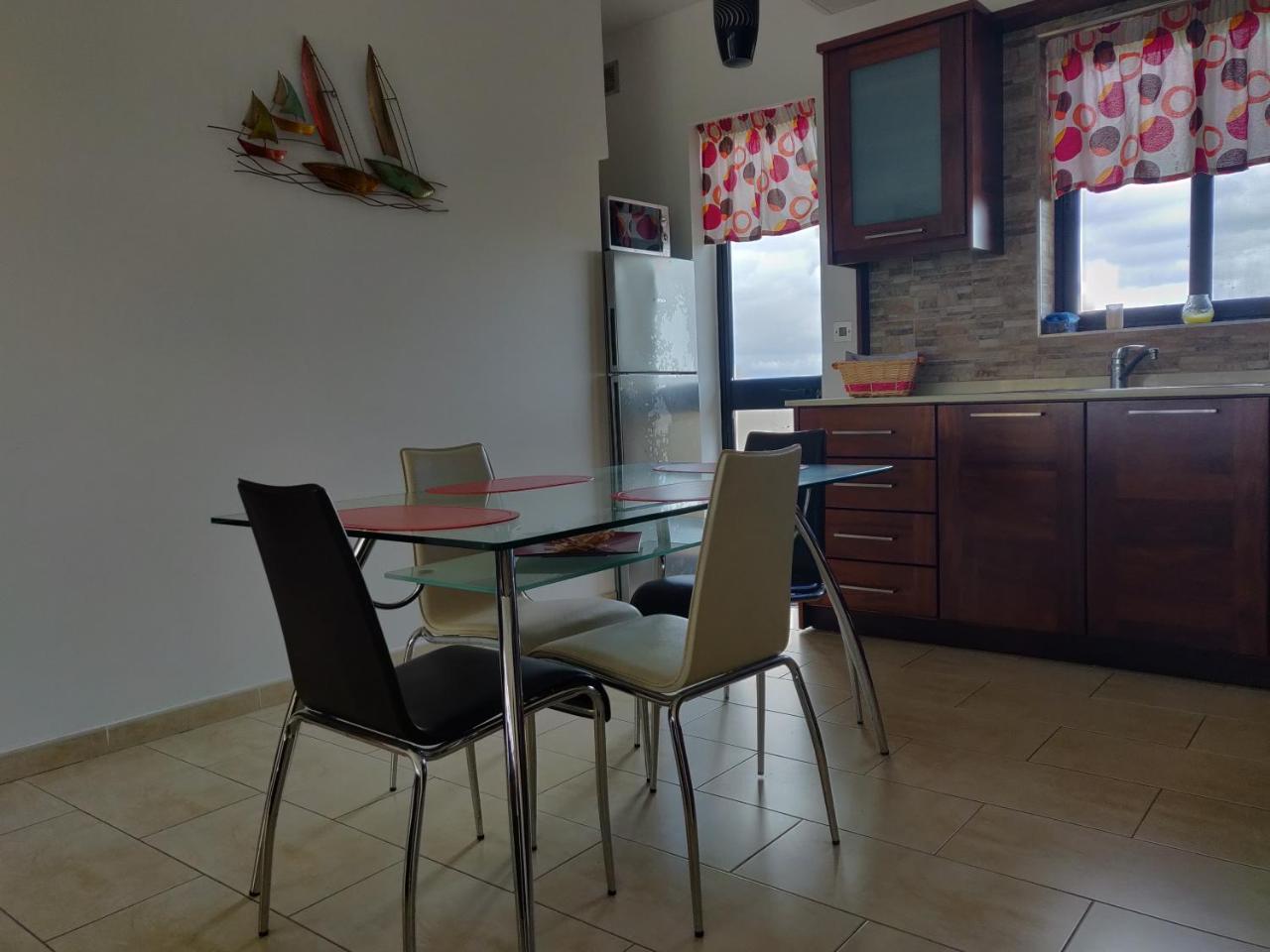 Apartamento Panoramic Penthouse In Marsascala Which Enjoys Sea And Country Views Marsaskala Exterior foto