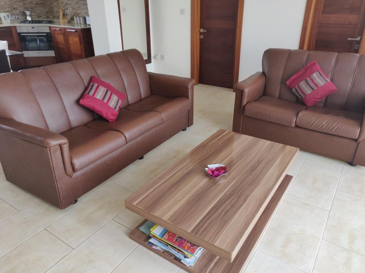 Apartamento Panoramic Penthouse In Marsascala Which Enjoys Sea And Country Views Marsaskala Exterior foto