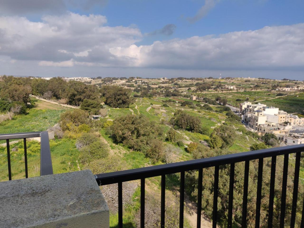 Apartamento Panoramic Penthouse In Marsascala Which Enjoys Sea And Country Views Marsaskala Exterior foto