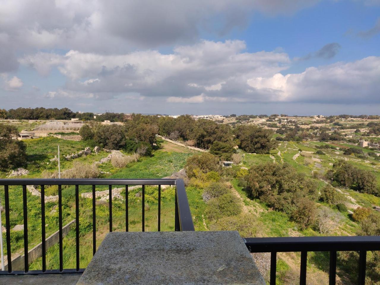 Apartamento Panoramic Penthouse In Marsascala Which Enjoys Sea And Country Views Marsaskala Exterior foto